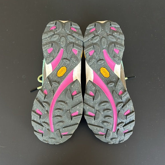 Womens Merrell hiking shoes - Picture 3 of 3